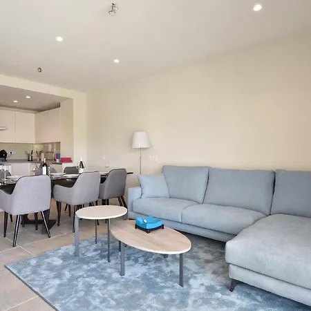 New Luxury 3 Bedroom