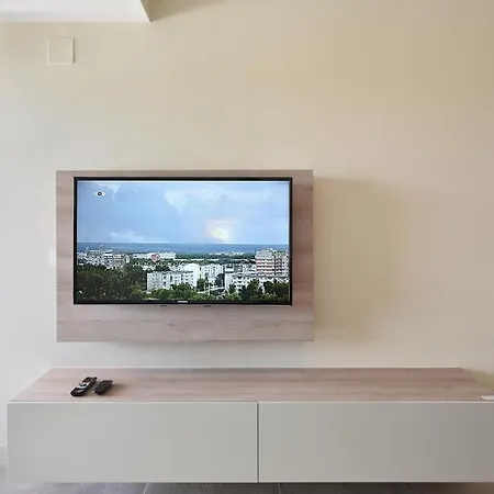 New Luxury 3 Bedroom Appartamento Mijas