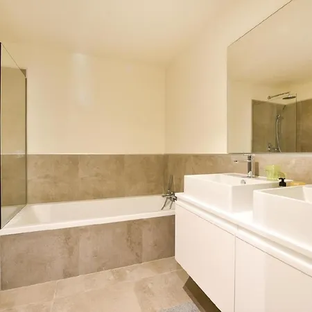New Luxury 3 Bedroom Appartamento Mijas